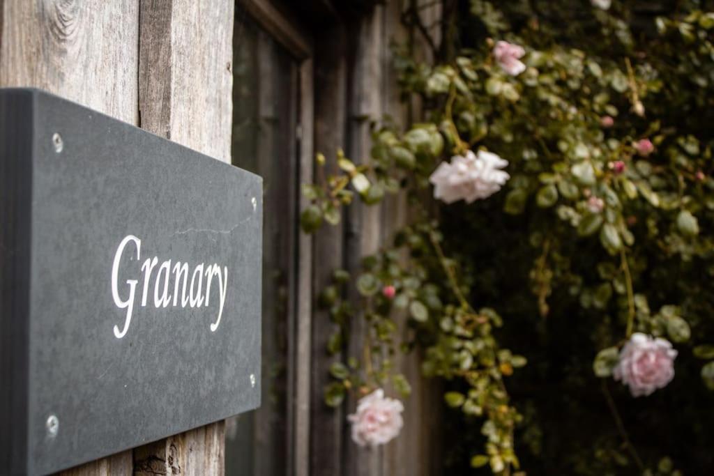 The Granary Appartement Barbrook Buitenkant foto